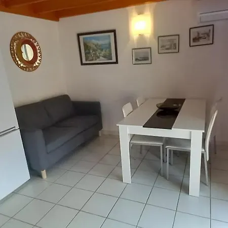 Holidayland 6 Ou 7 Personnes Avec Terrasse Et Place De Parking Privative *