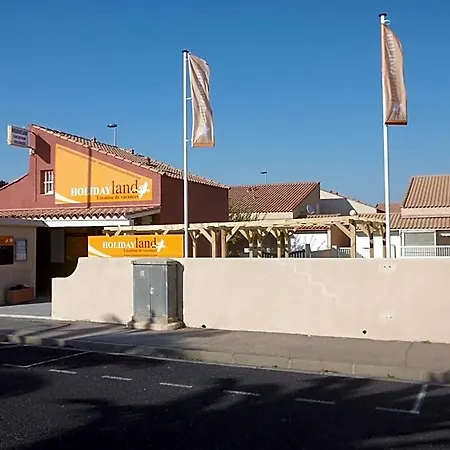 Holidayland 6 Ou 7 Personnes Avec Terrasse Et Place De Parking Privative Nyaraló