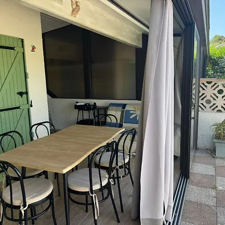 Holidayland 6 Ou 7 Personnes Avec Terrasse Et Place De Parking Privative Nyaraló