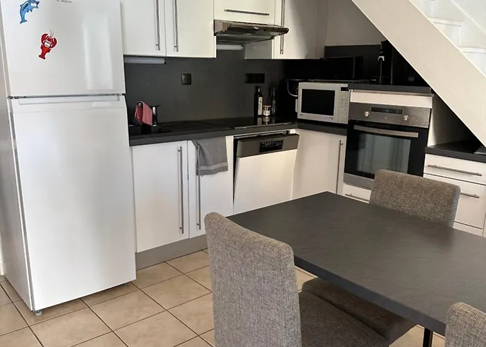 Semesterbostad Holidayland 6 Ou 7 Personnes Avec Terrasse Et Place De Parking Privative Narbonne